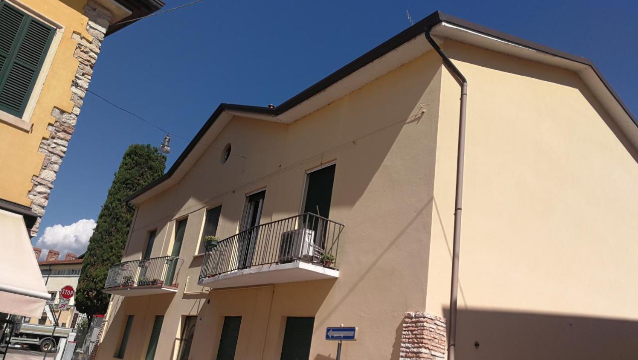 Balconcino Su *